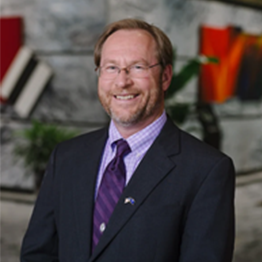 Photograph of Tom Peters smiling